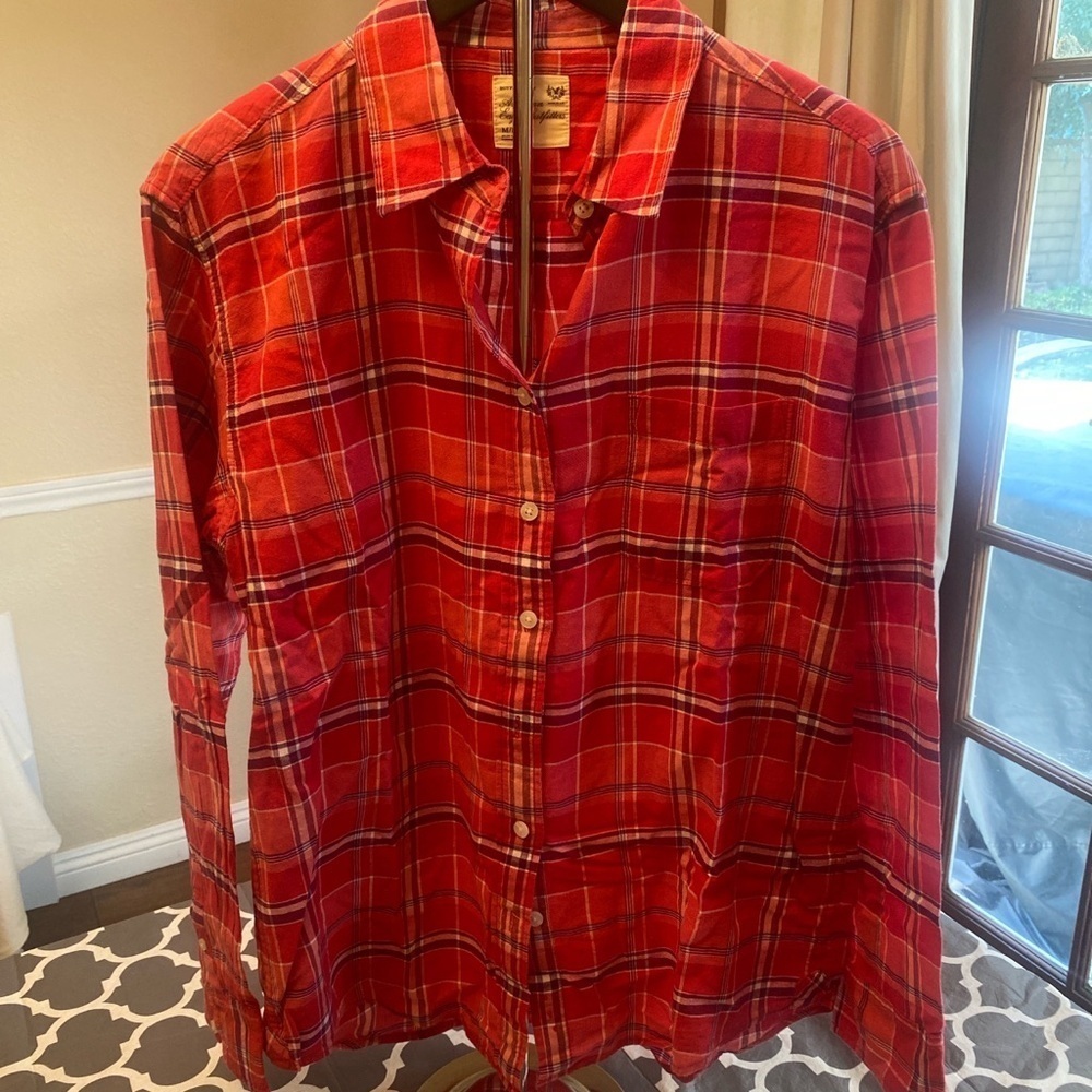 American Eagle Outfitters Red and White Relaxed Button Down Shirt